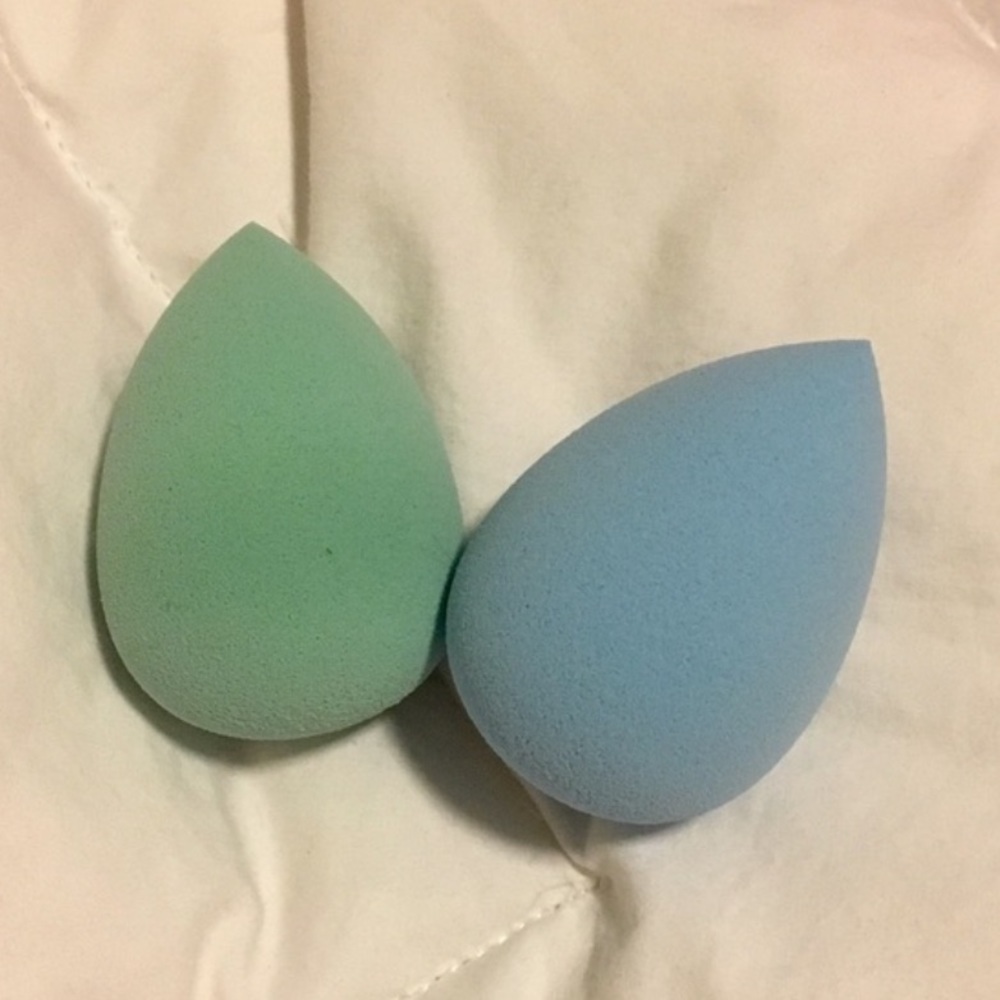 Set of 4 makeup sponges